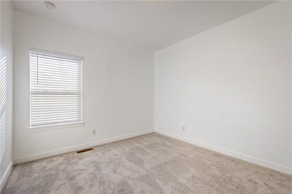 4735 S Union Avenue — photo 35