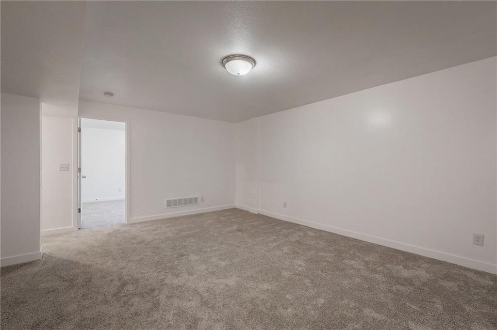 4735 S Union Avenue — photo 41