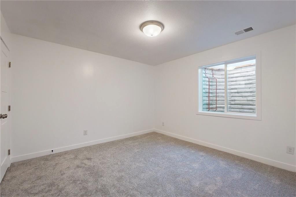 4735 S Union Avenue — photo 44