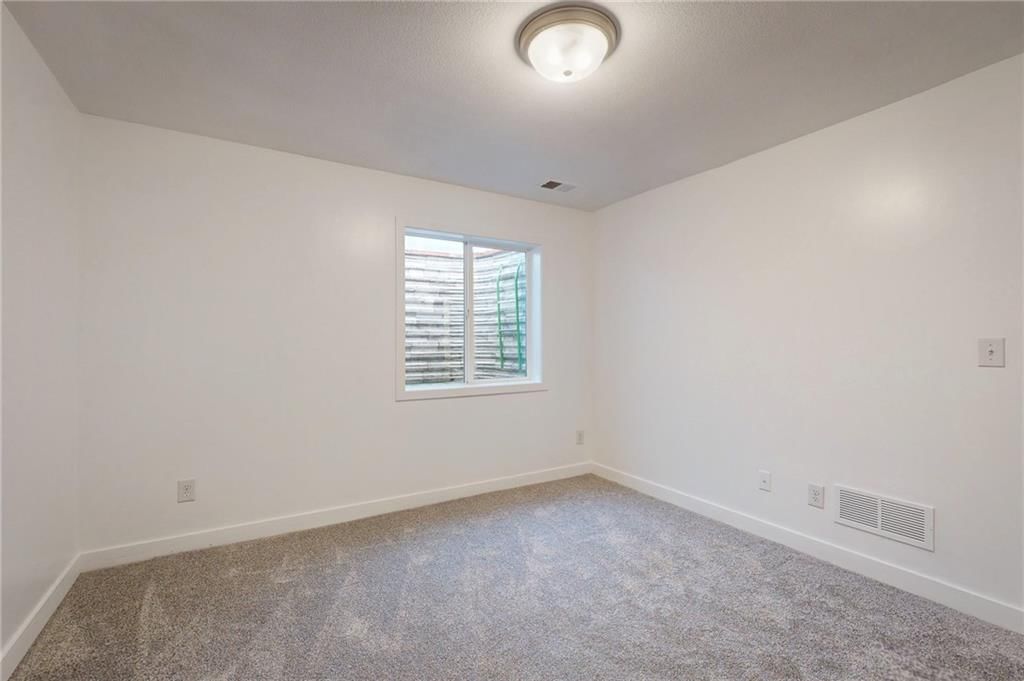 4735 S Union Avenue — photo 45