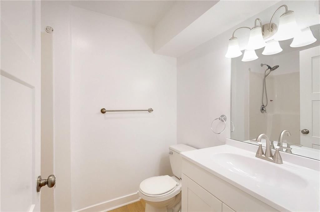 4735 S Union Avenue — photo 47