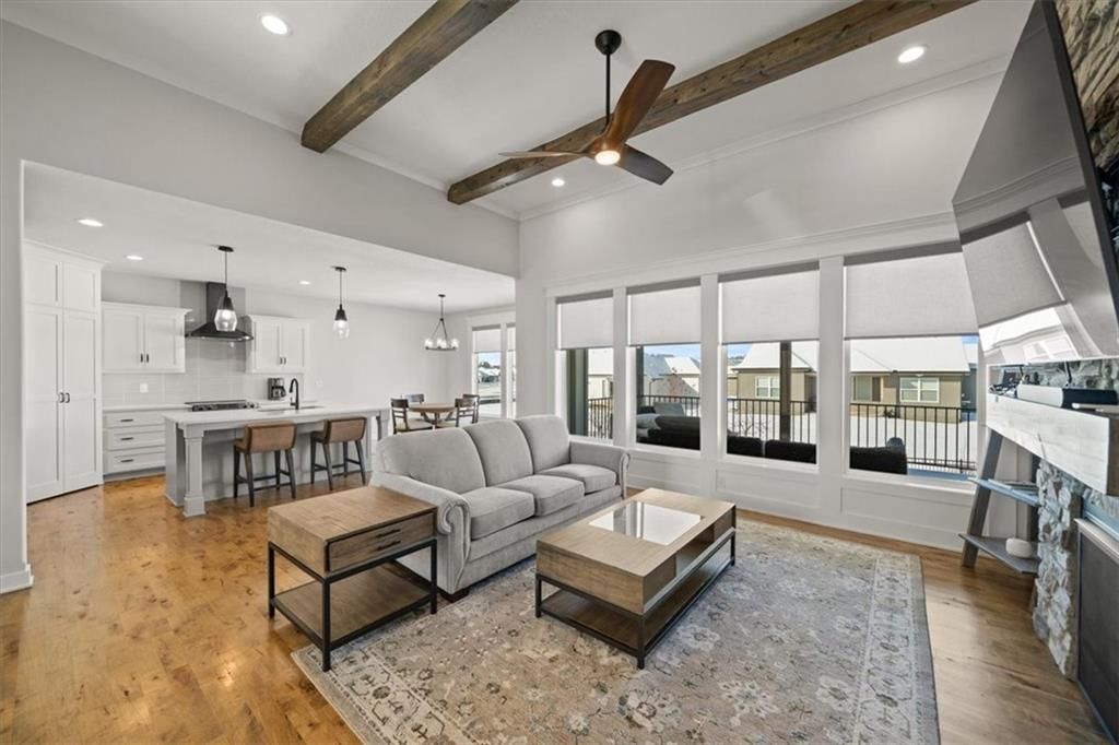 2614 SW Farm Field Road, Lee's Summit, MO