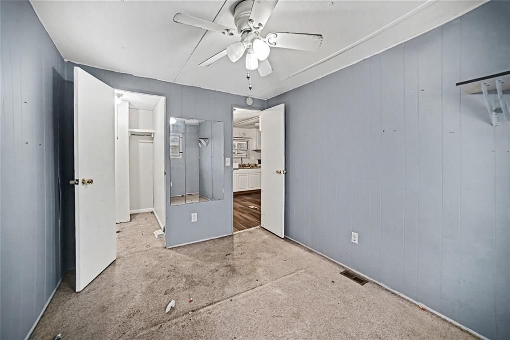 16000 Lawrence Avenue — photo 7