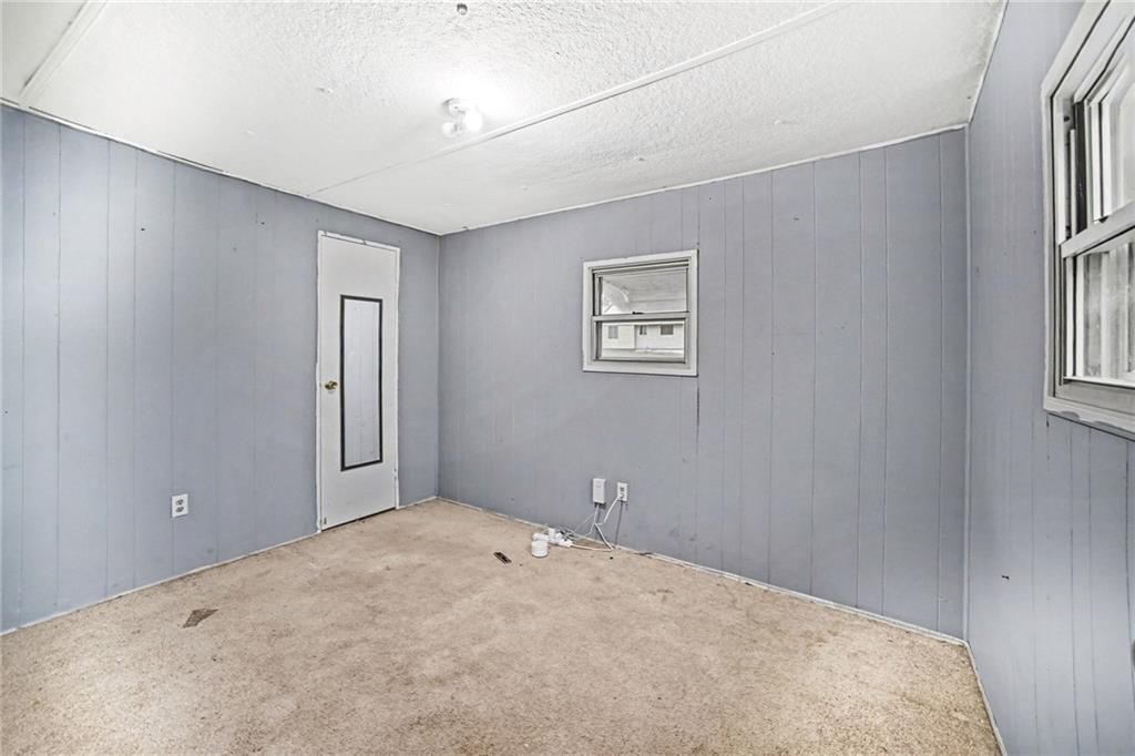 16000 Lawrence Avenue — photo 8