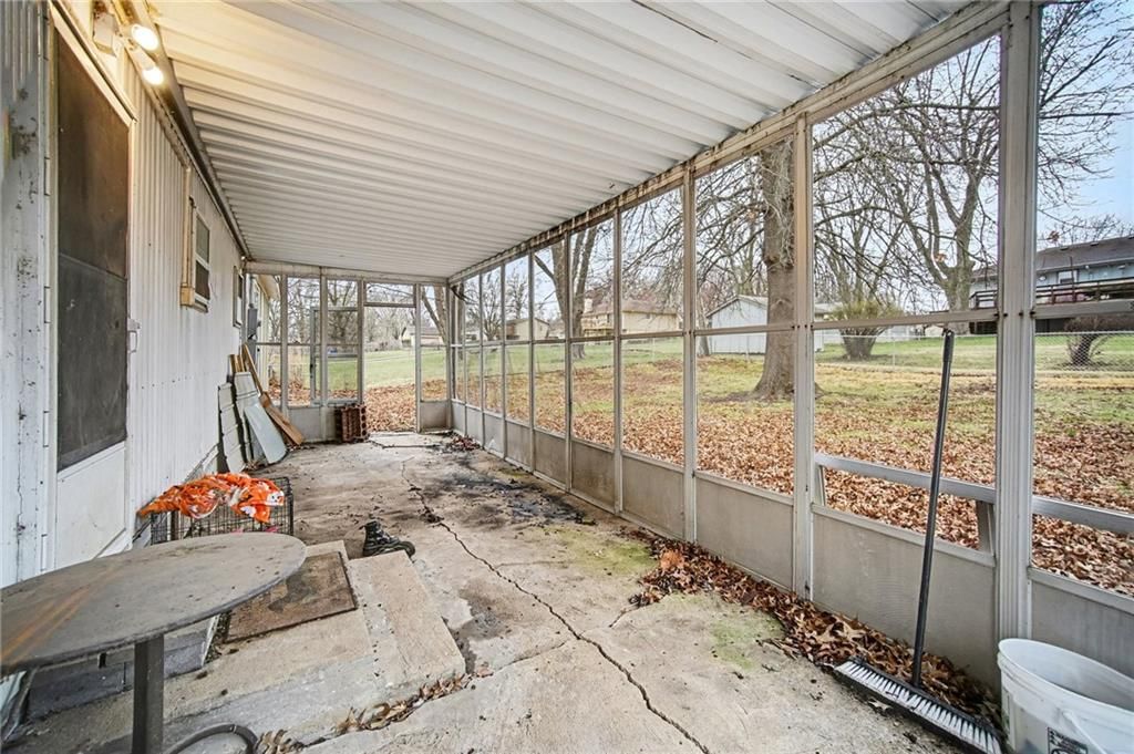 16000 Lawrence Avenue — photo 14