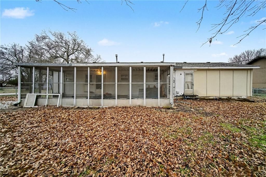 16000 Lawrence Avenue — photo 16