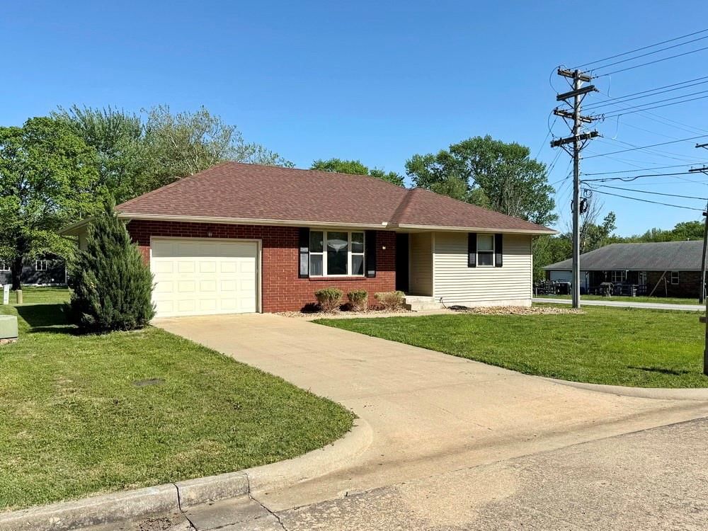 1409 Schrock Drive — photo 2