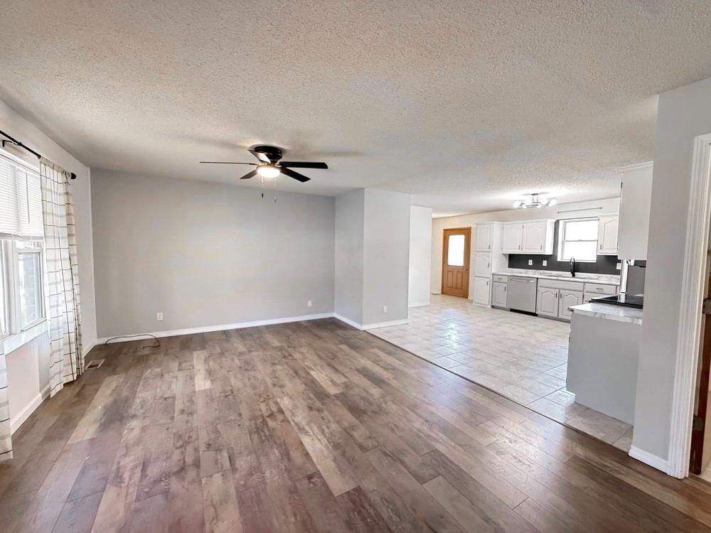1409 Schrock Drive — photo 4