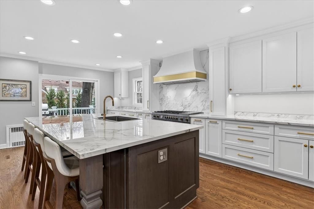 815 W 65th Street — photo 12