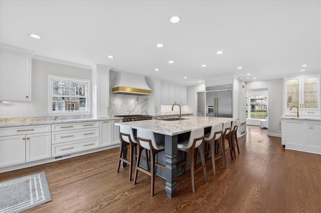 815 W 65th Street — photo 24