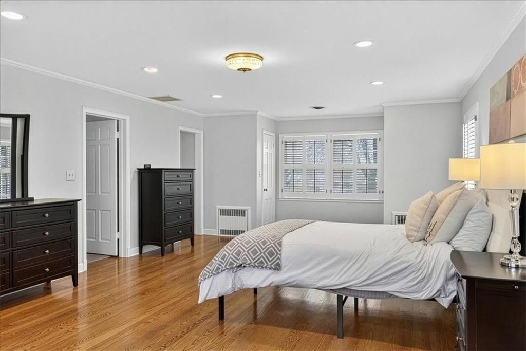 815 W 65th Street — photo 36