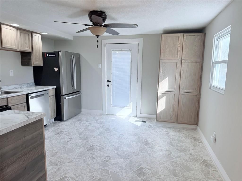 2401 Bittersweet Lane — photo 5