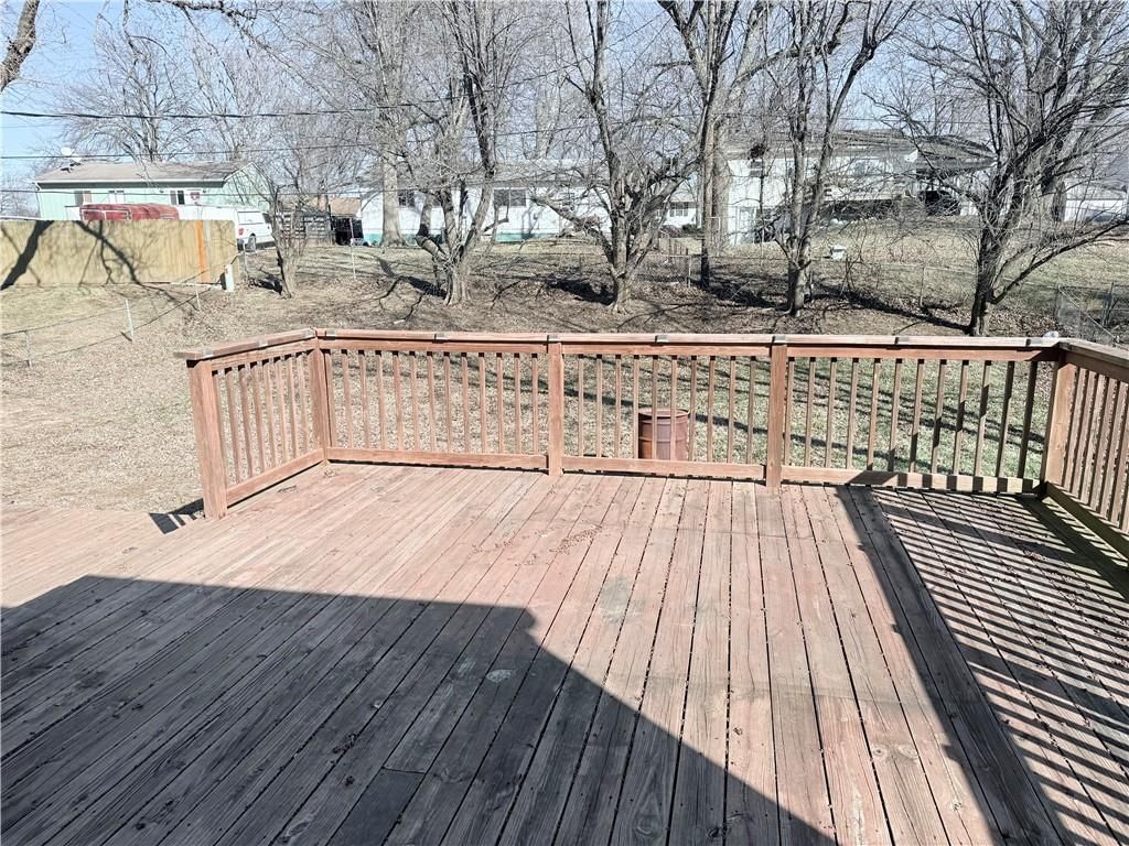 2401 Bittersweet Lane — photo 7