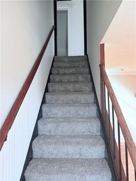 2401 Bittersweet Lane — photo 14