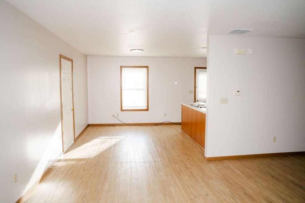 102 Steuben Court — photo 4