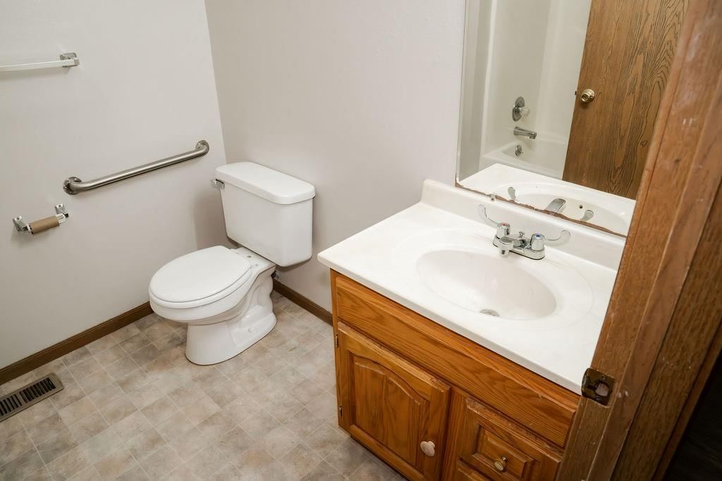 102 Steuben Court — photo 7
