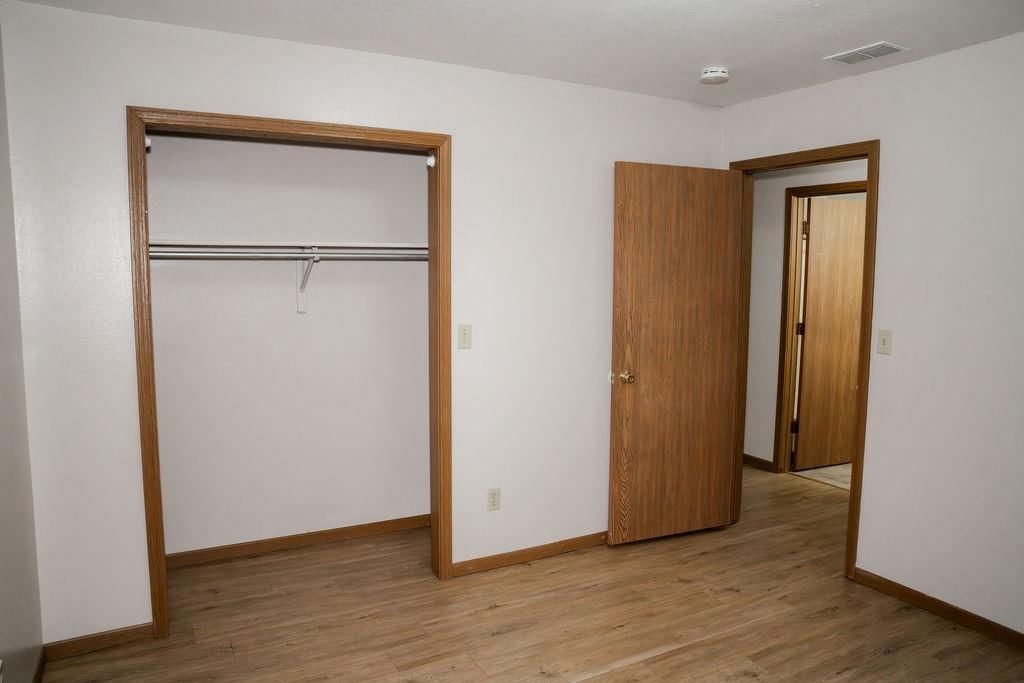 102 Steuben Court — photo 9