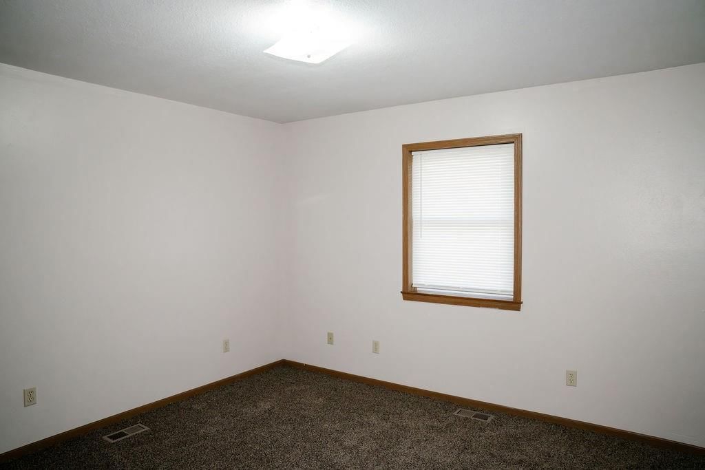 102 Steuben Court — photo 10