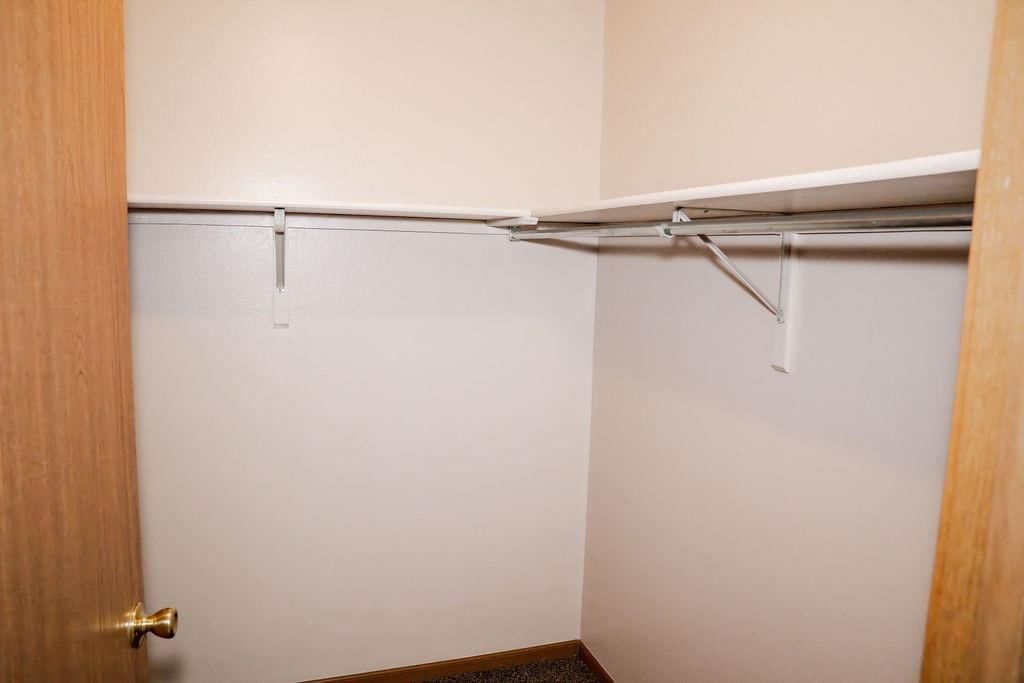 102 Steuben Court — photo 15