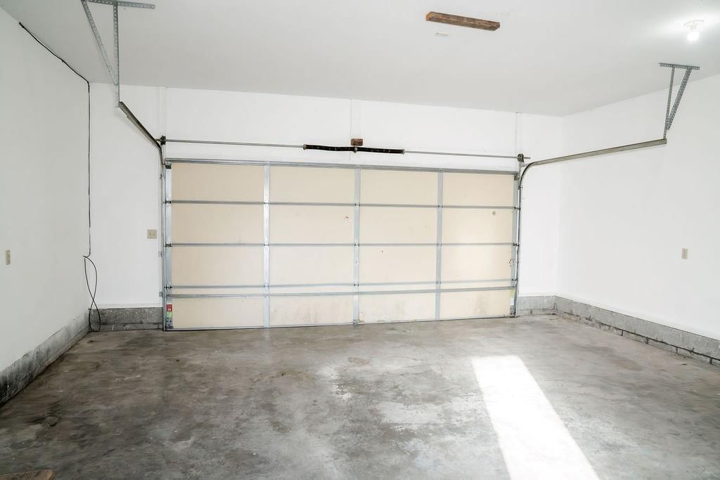 102 Steuben Court — photo 18