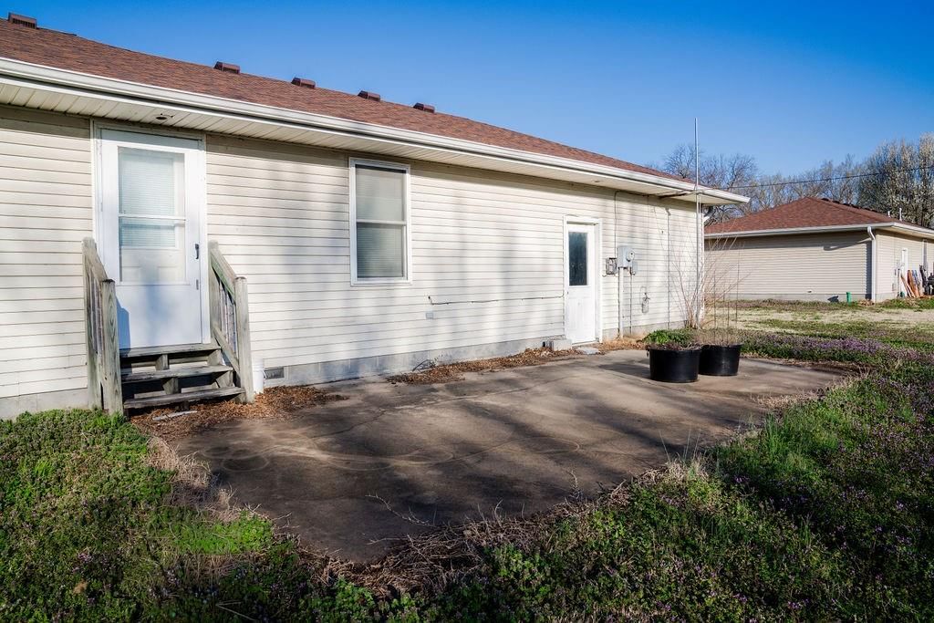 102 Steuben Court — photo 21
