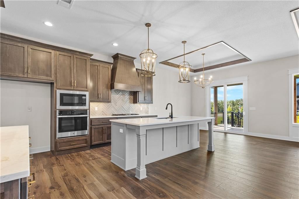 17412 Richards Street — photo 2