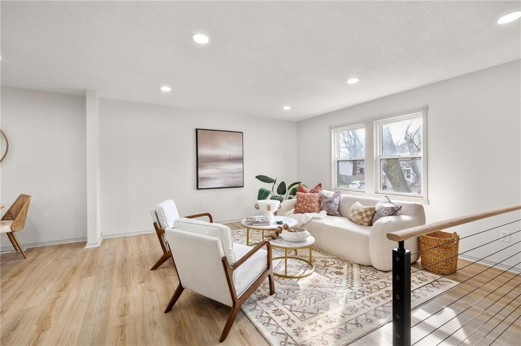 616 S Montclaire Drive — photo 3