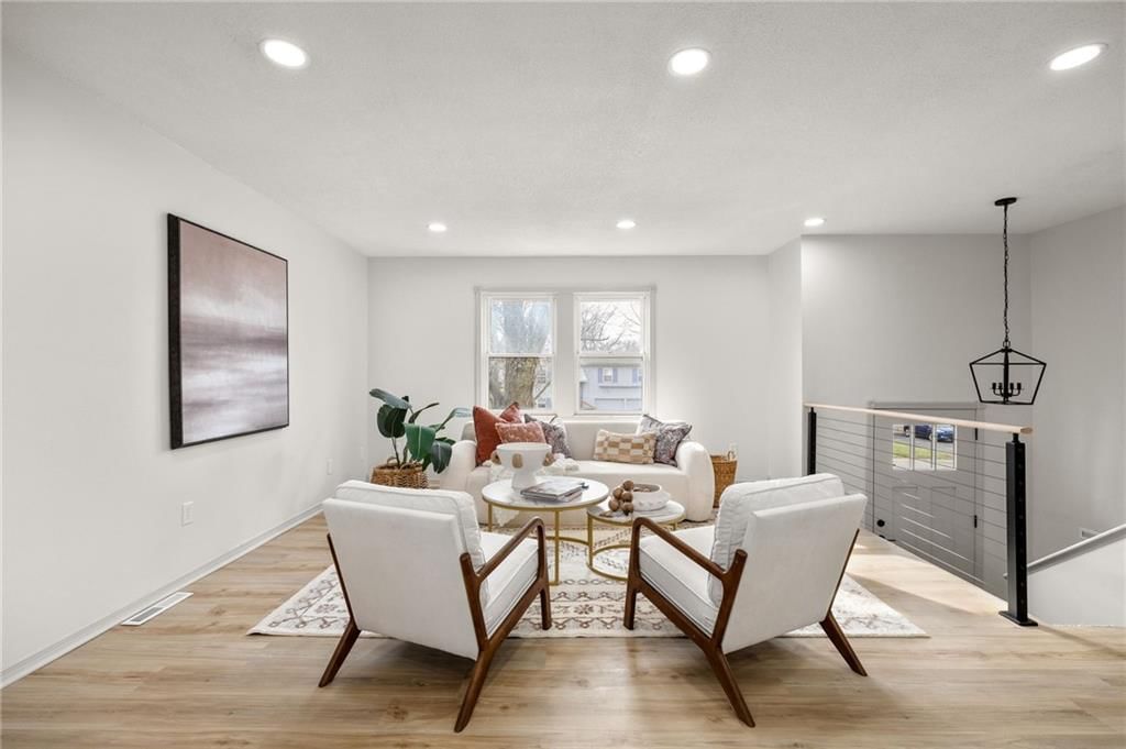 616 S Montclaire Drive — photo 4