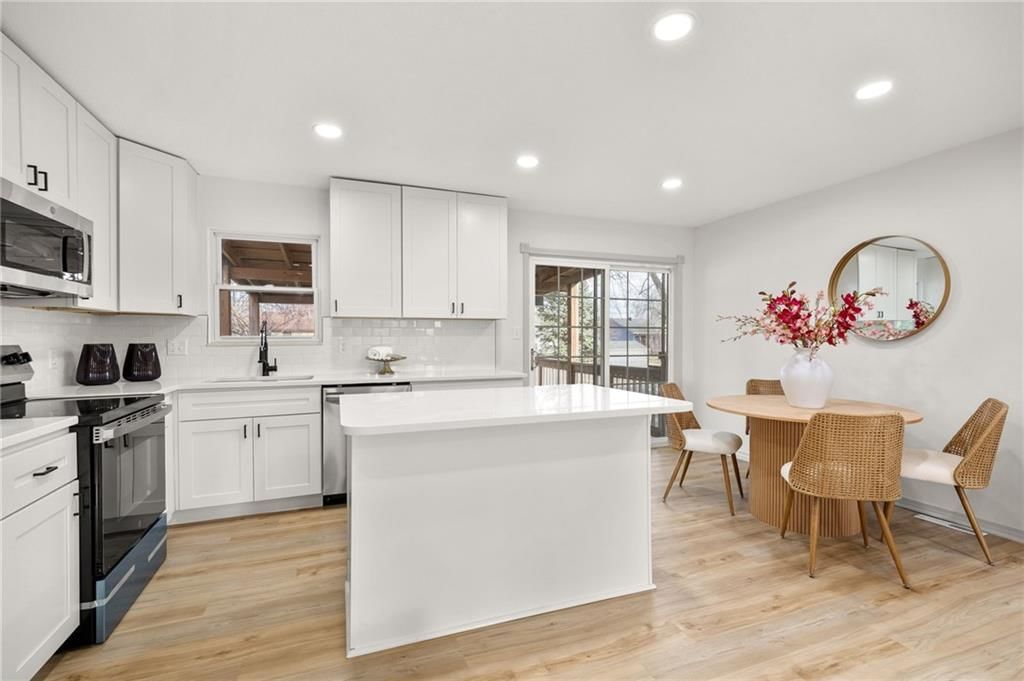 616 S Montclaire Drive — photo 8