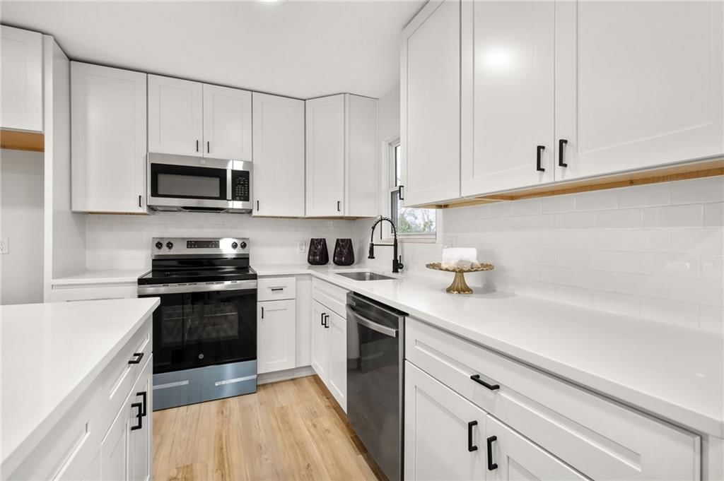 616 S Montclaire Drive — photo 9