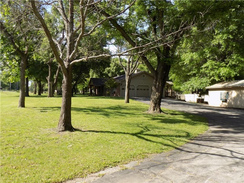 1200 S Lincoln Street — photo 2