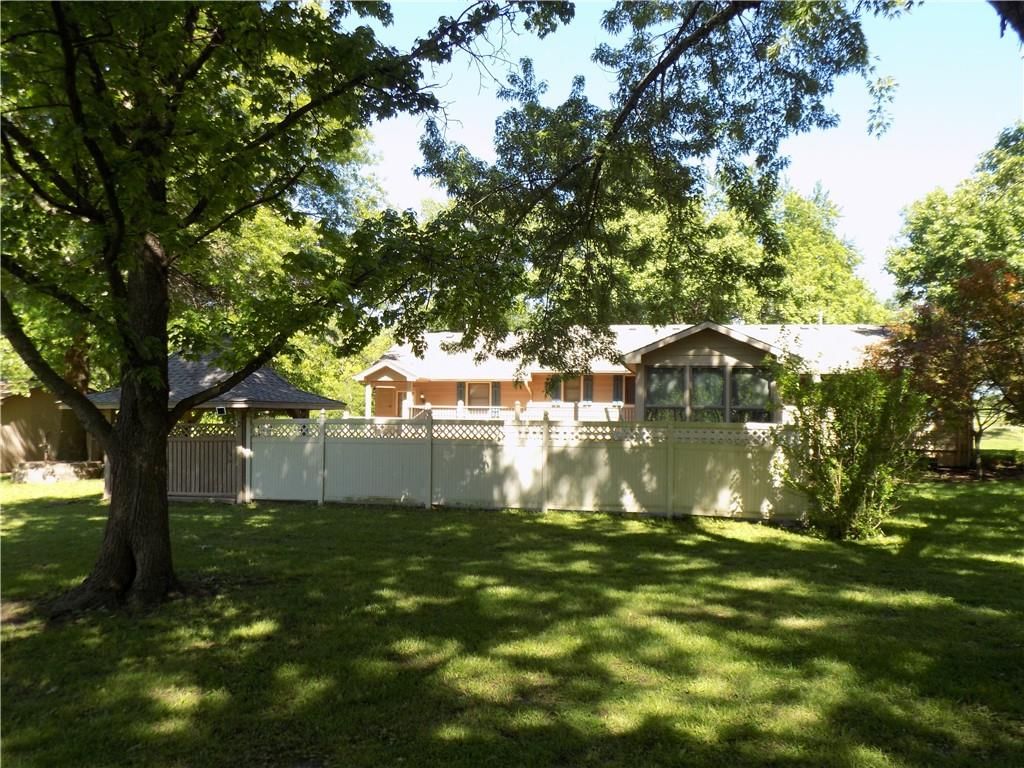 1200 S Lincoln Street — photo 35