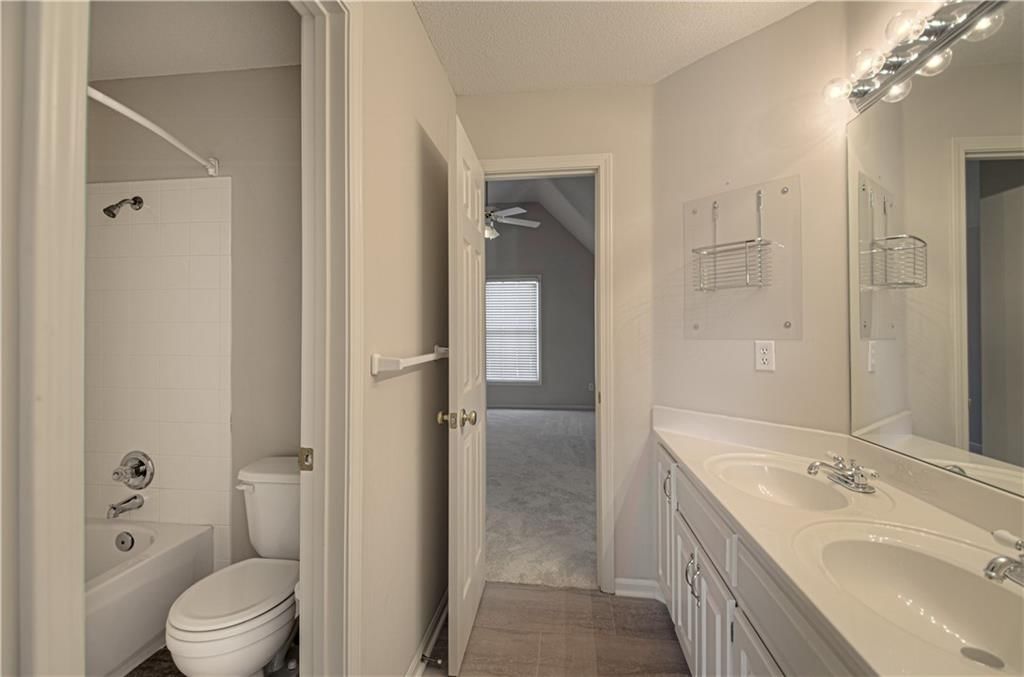 14200 Rosehill Street — photo 42