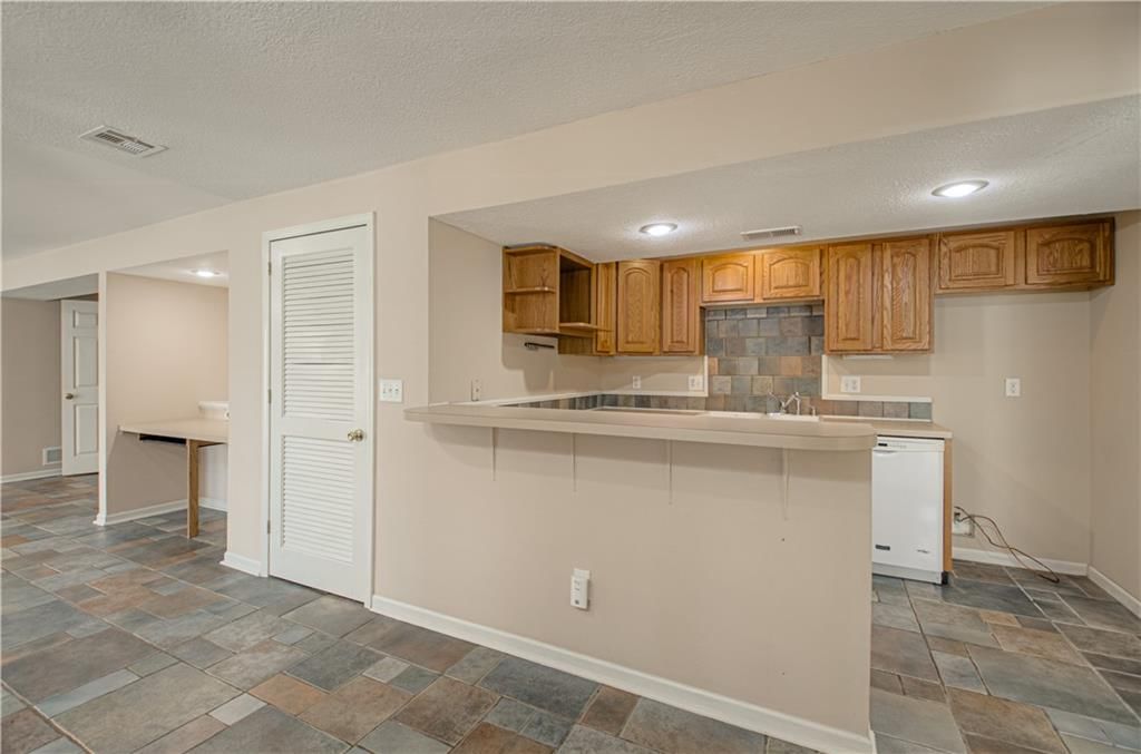 14200 Rosehill Street — photo 51