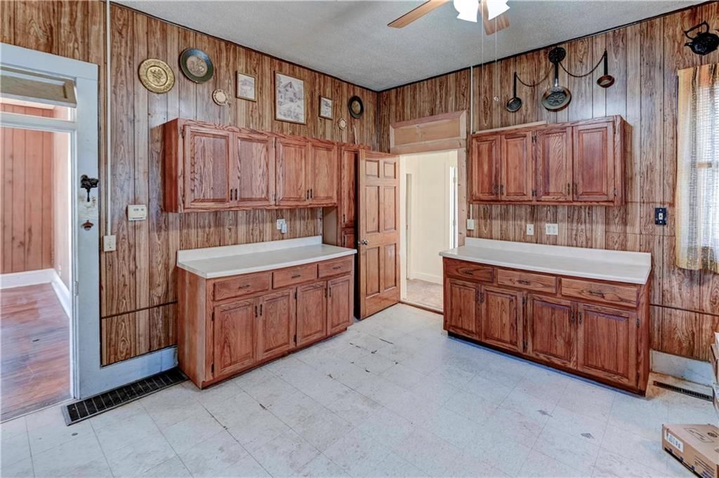 211 W Maple Street — photo 8