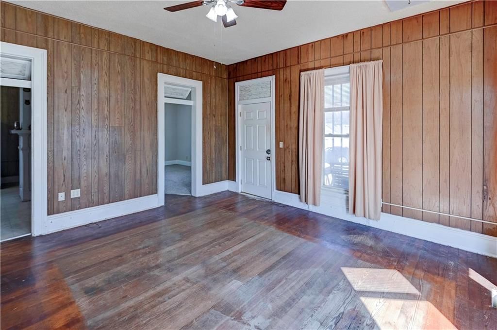 211 W Maple Street — photo 10