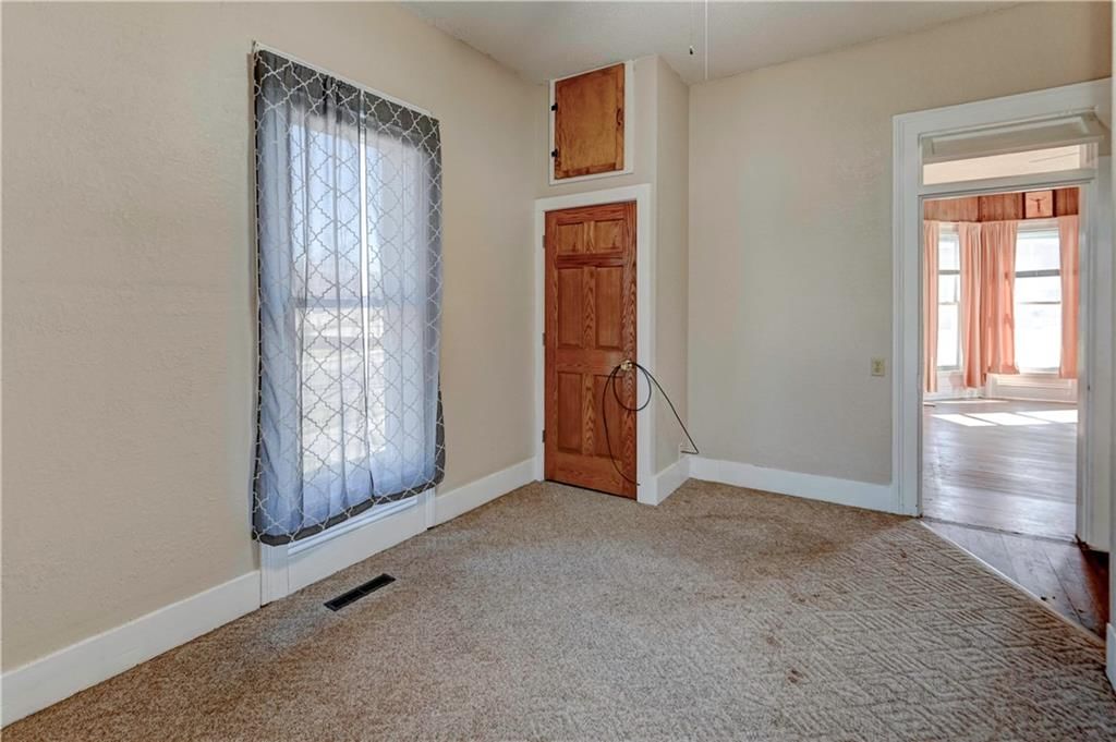 211 W Maple Street — photo 14