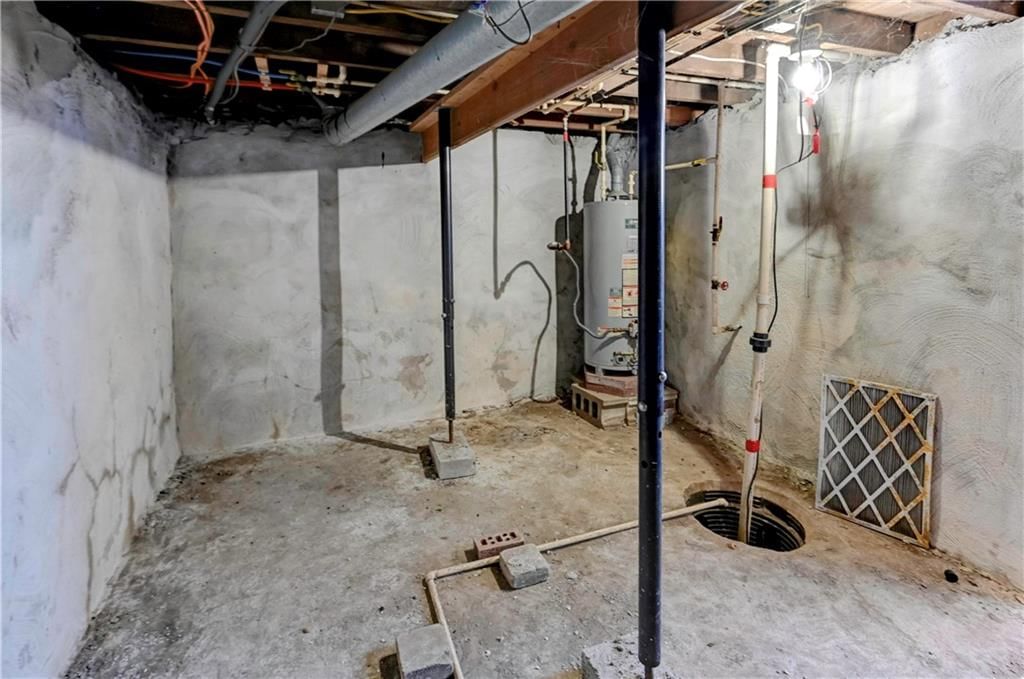 211 W Maple Street — photo 22