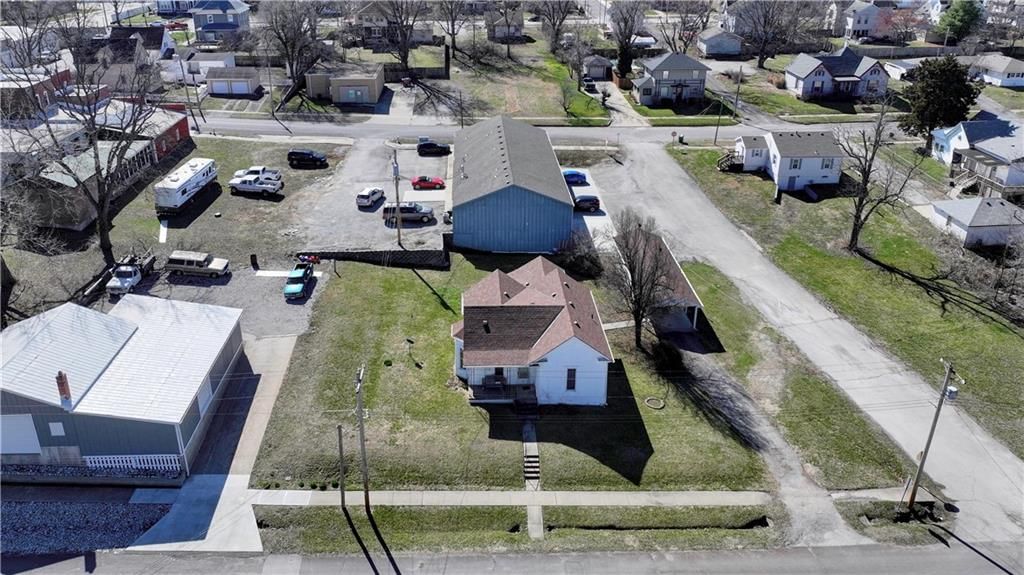 211 W Maple Street — photo 25