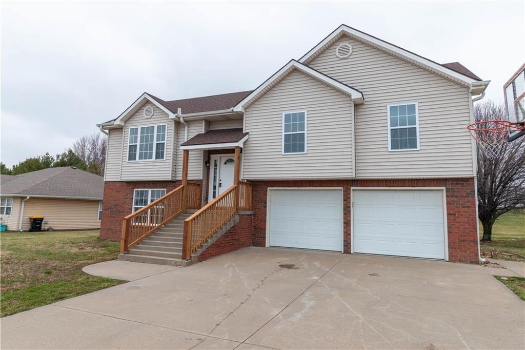 1005 E Pearl Court — photo 2
