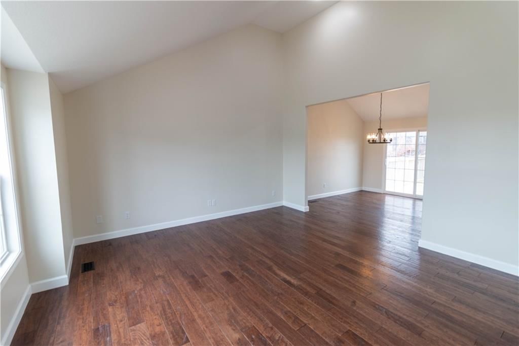 1005 E Pearl Court — photo 6