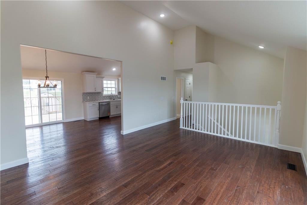 1005 E Pearl Court — photo 7