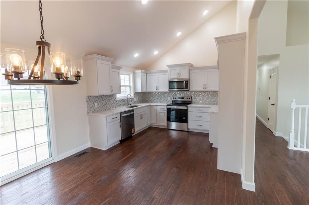 1005 E Pearl Court — photo 9