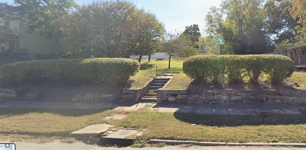 1511 Franklin Avenue — photo 1