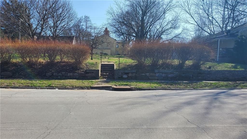 1511 Franklin Avenue — photo 2