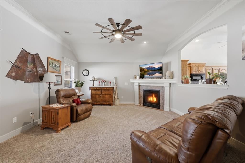 1703 NW Willow Drive — photo 4