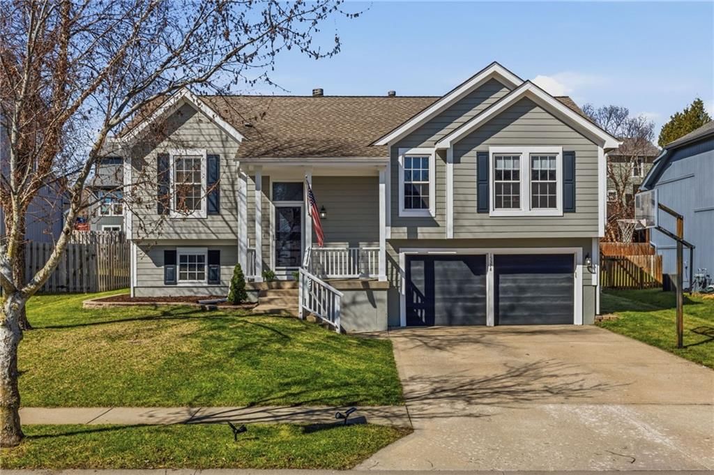 15378 S SHANNAN Lane, Olathe, KS