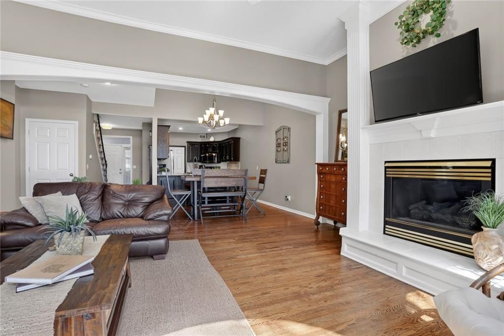 155 Pointe Drive — photo 5