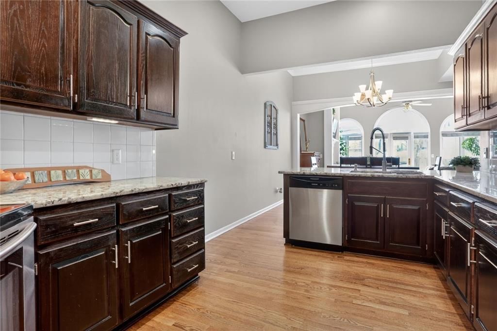 155 Pointe Drive — photo 10