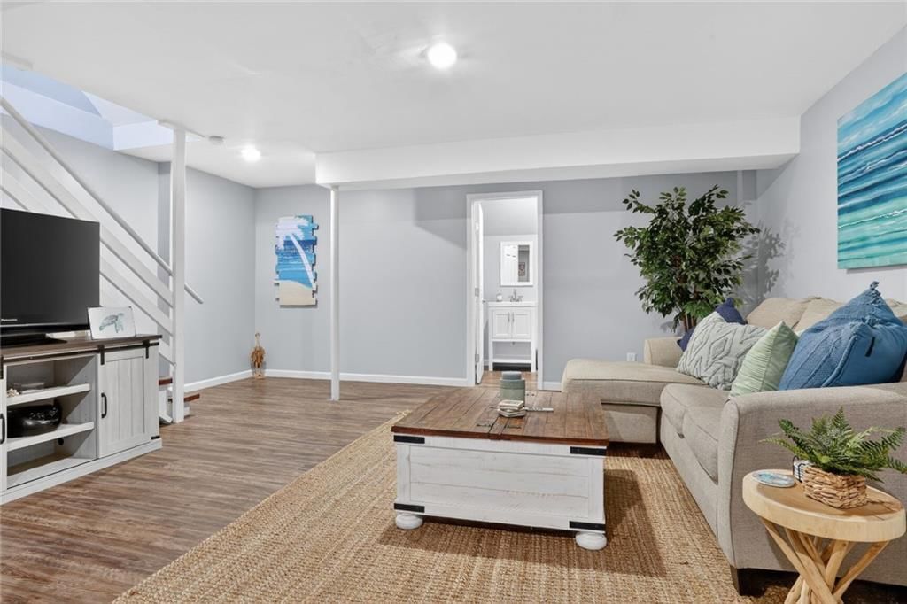 155 Pointe Drive — photo 21